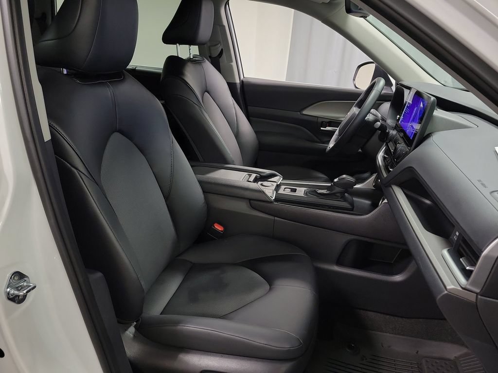 Used 2026 Toyota Grand Highlander AWD image 30