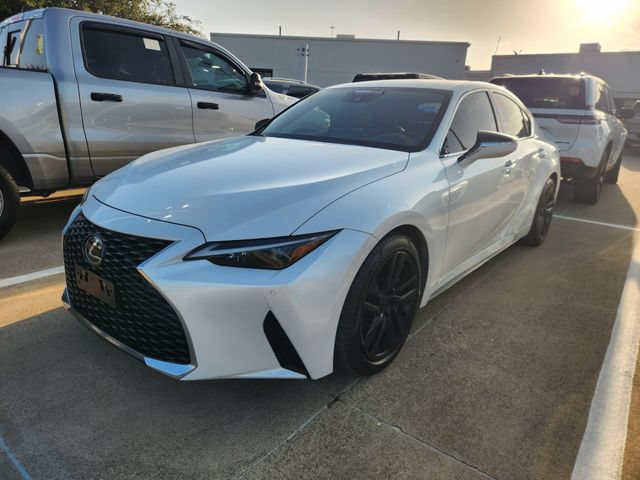 Used 2023 Lexus IS 300 w/ Comfort Package RWD video 3