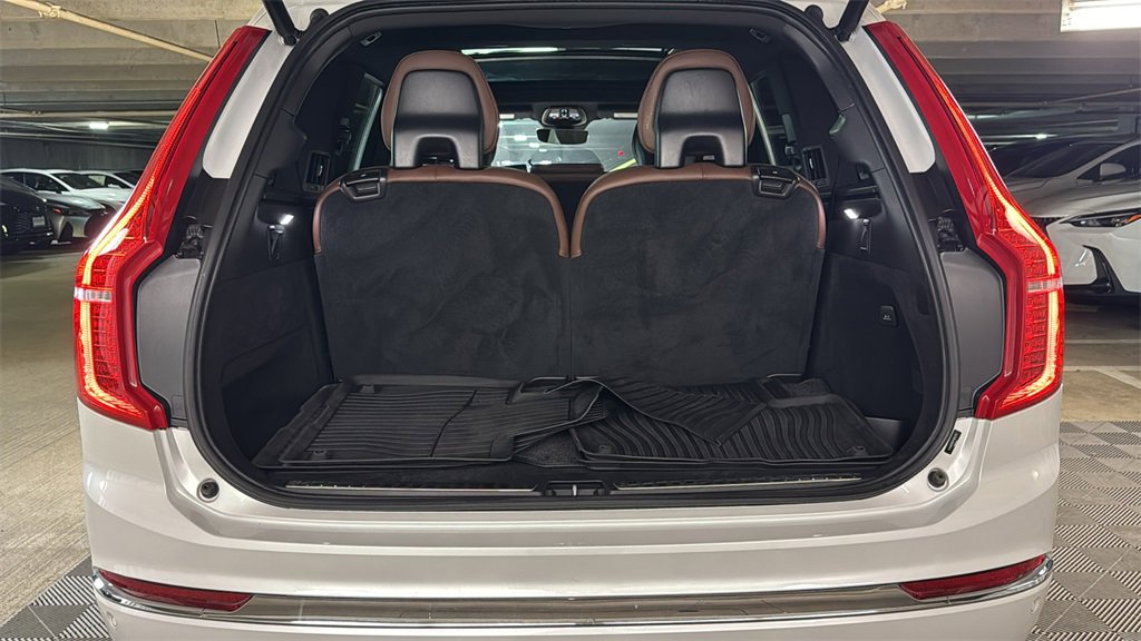 Used 2023 Volvo XC90 B6 Plus image 16