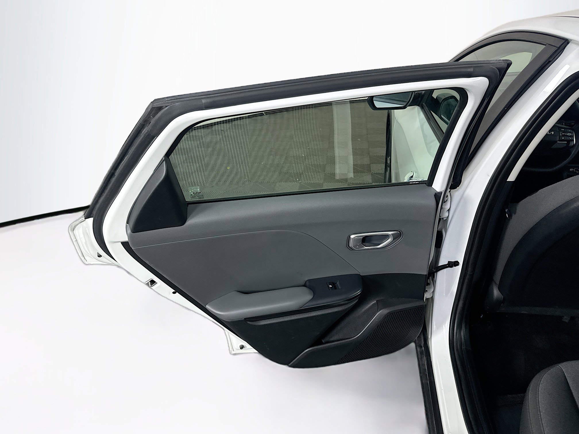 Used 2025 Kia K4 LXS image 25