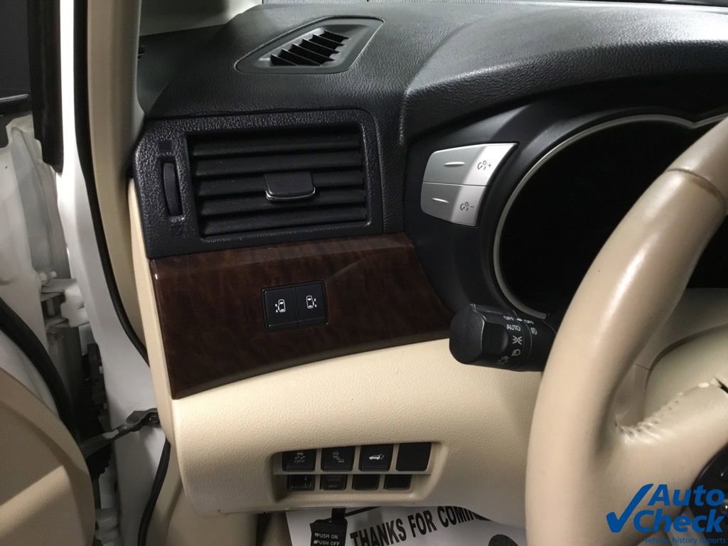 Used 2011 Nissan Quest LE FWD image 24