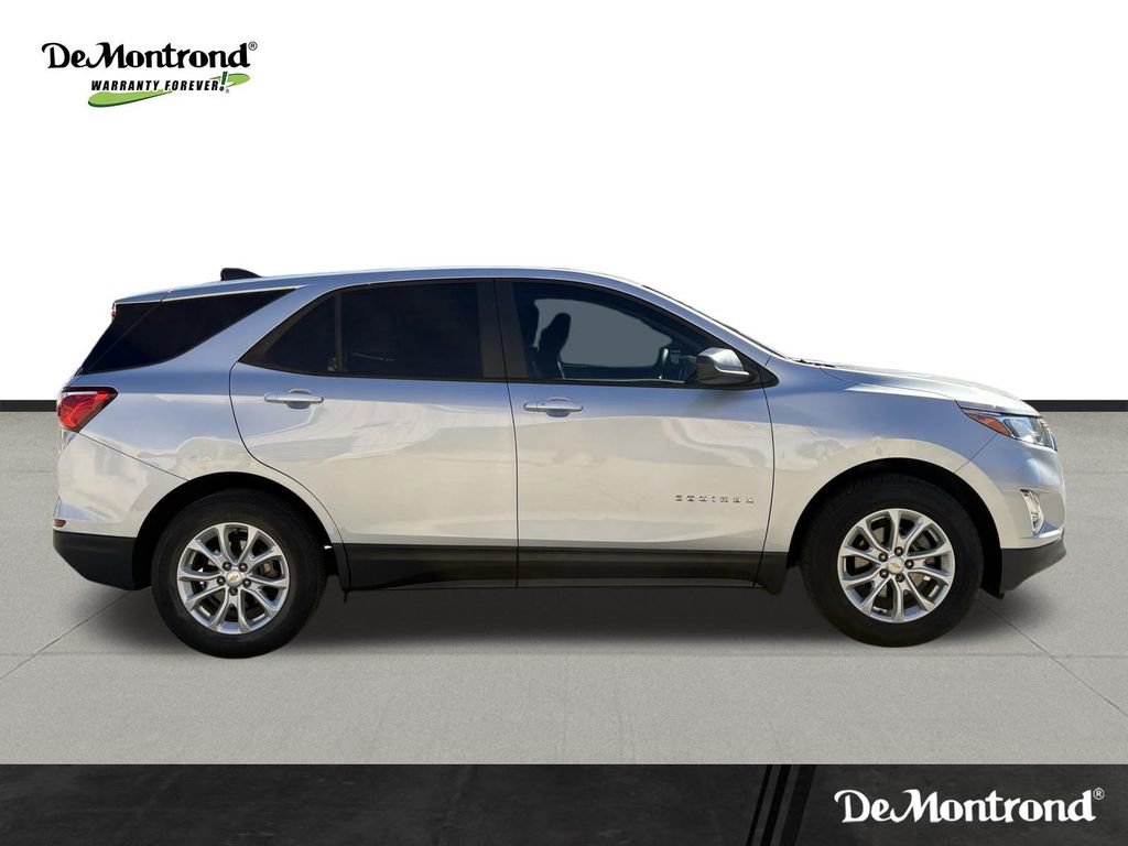 Used 2020 Chevrolet Equinox LS w/ LS Convenience Package image 4
