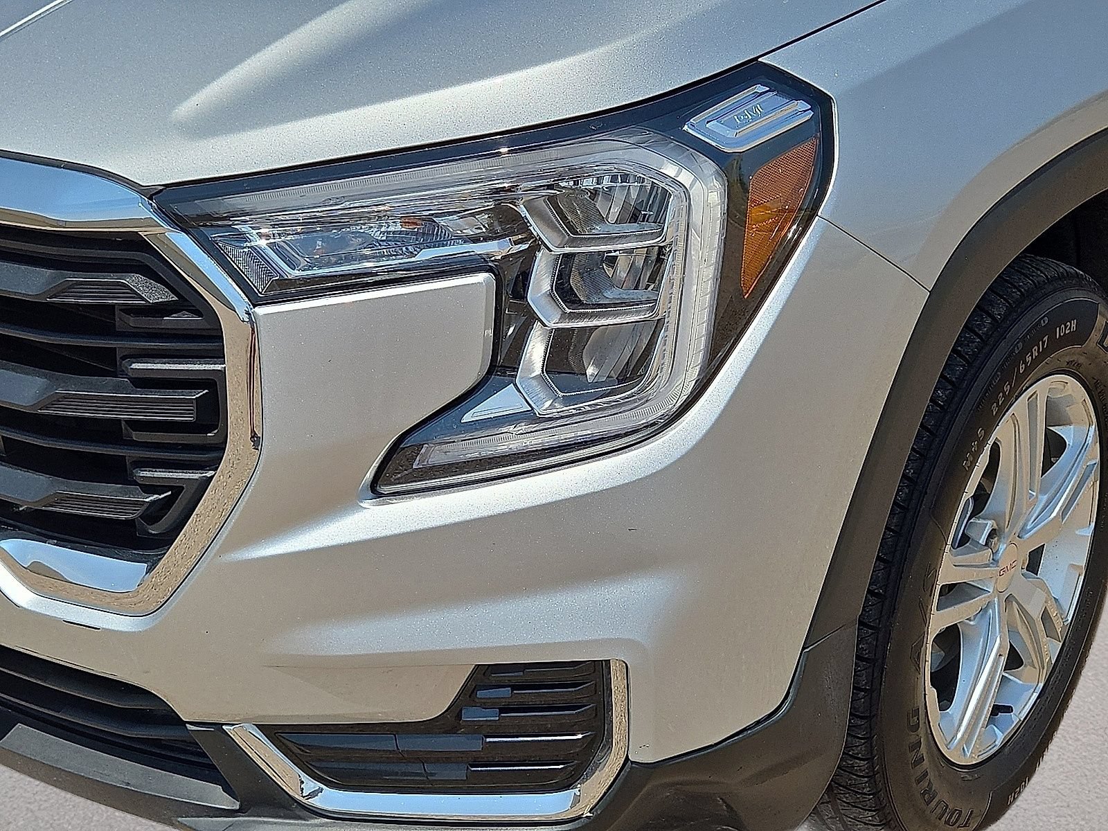 Used 2022 GMC Terrain SLE w/ Driver Convenience Package AWD/4WD image 9