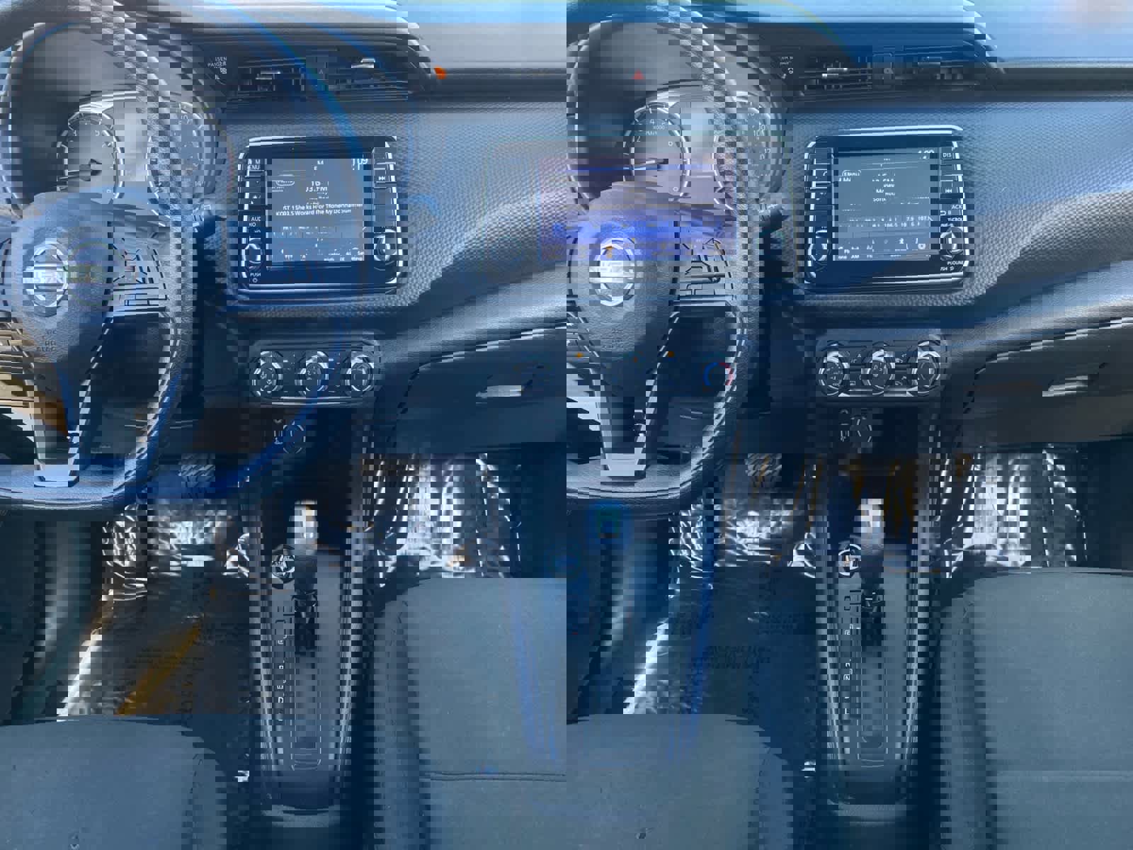 Used 2024 Nissan Kicks S image 11