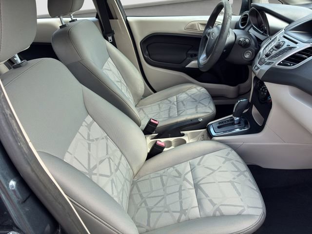 Used 2011 Ford Fiesta SE w/ 203A Rapid Spec Order Code image 9