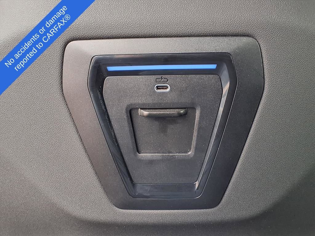 Used 2025 BMW 530i xDrive w/ Premium Package image 13