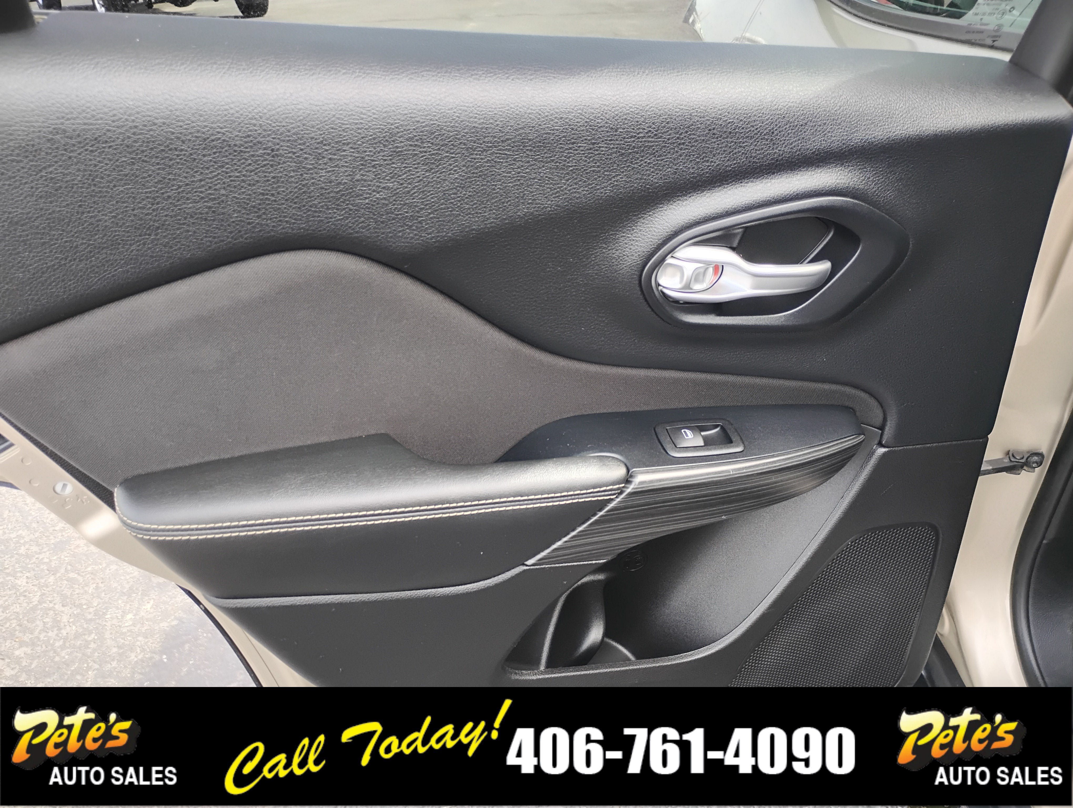 Used 2015 Jeep Cherokee Sport AWD/4WD image 37