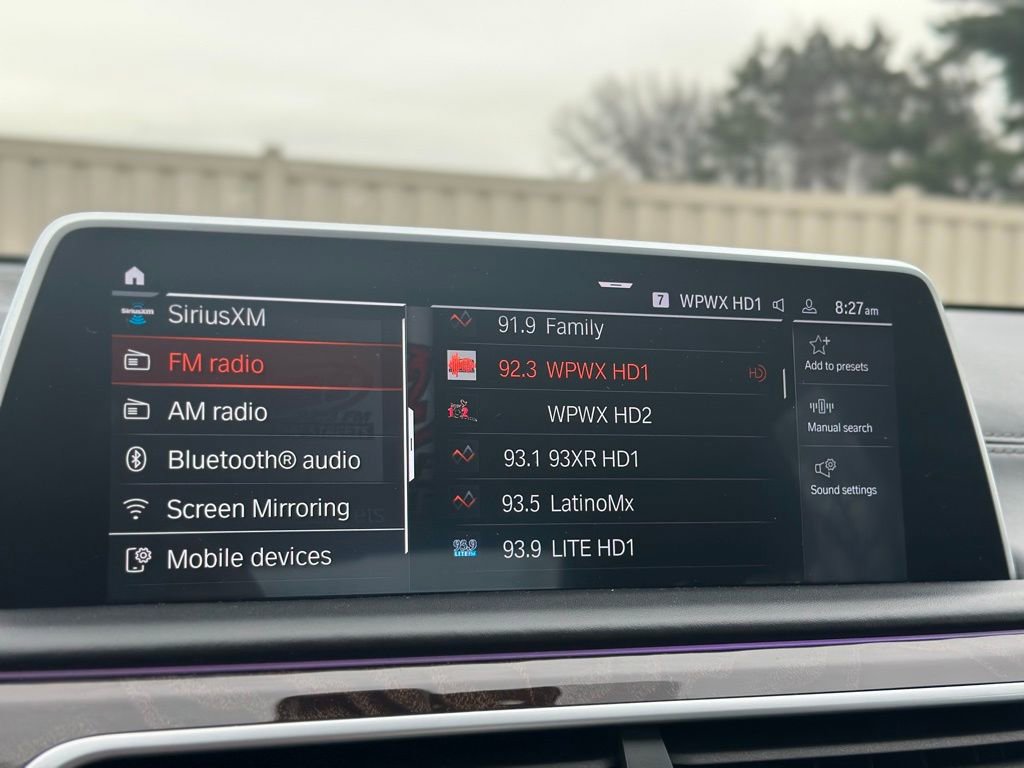 Used 2022 BMW 750i xDrive w/ Autobahn Package image 37