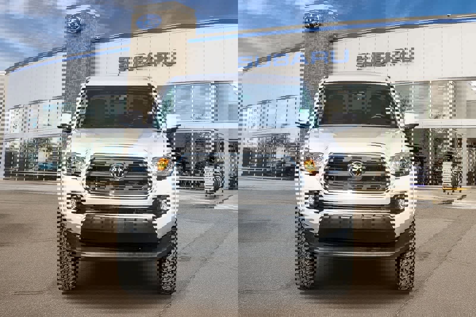 Used 2017 Toyota Tacoma SR5 w/ Tow Package image 10