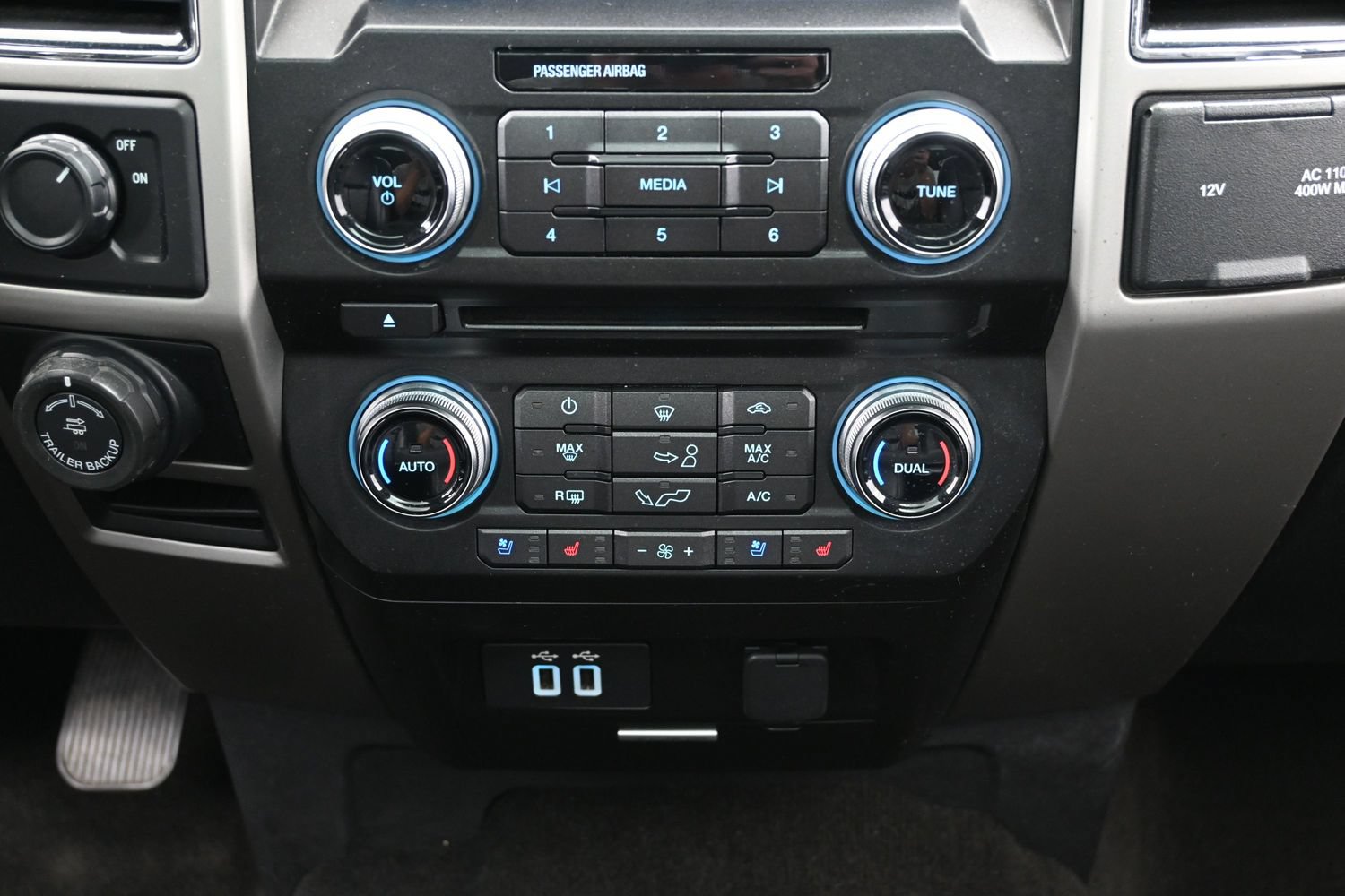 Used 2018 Ford F150 Lariat RWD image 37
