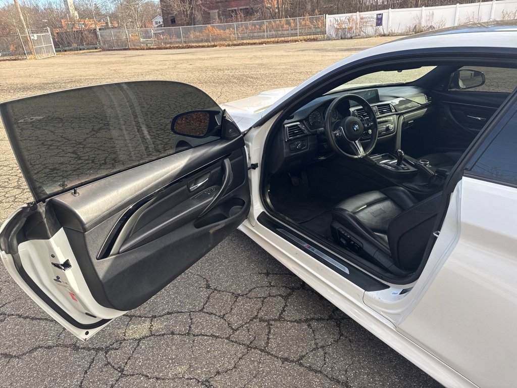 Used 2015 BMW M4 Coupe image 28