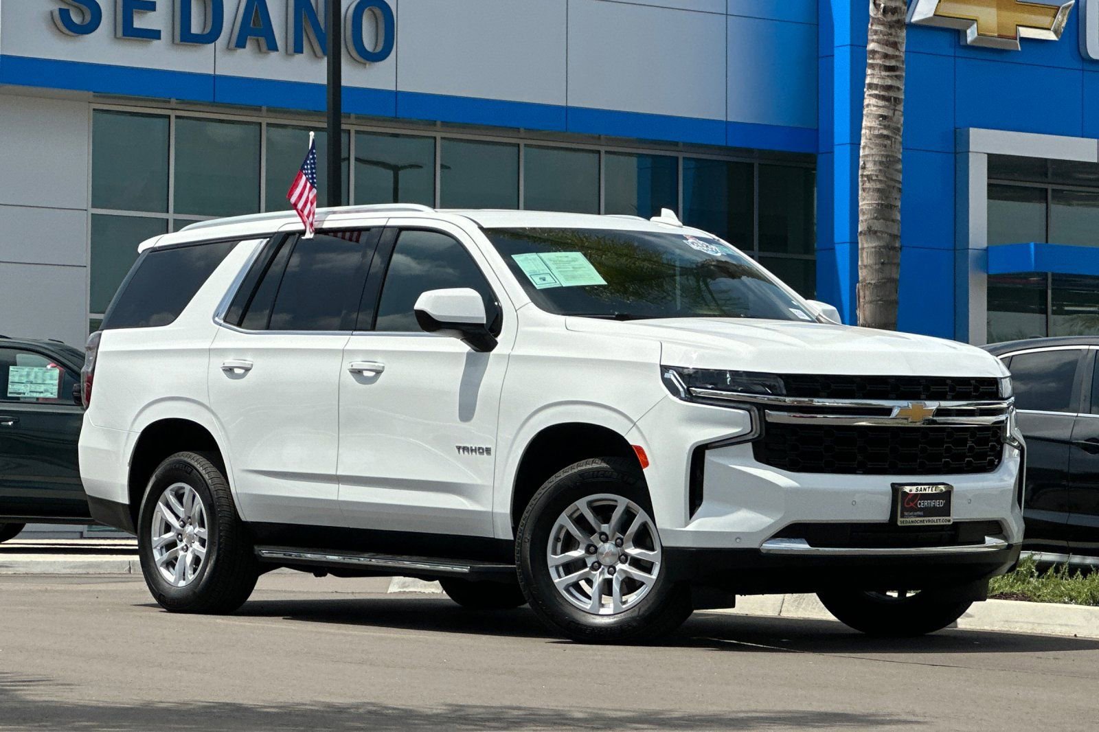 Used 2024 Chevrolet Tahoe LS RWD image 2