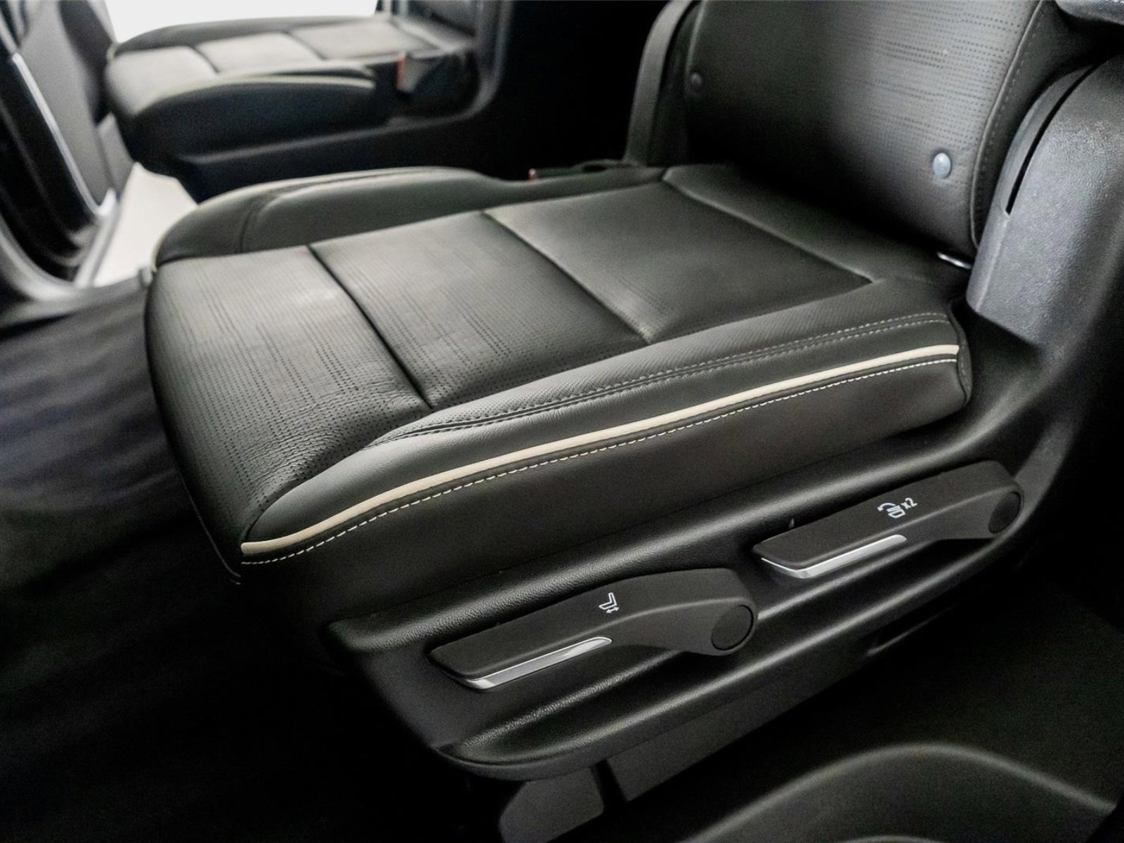 Used 2026 Cadillac Escalade Sport image 30