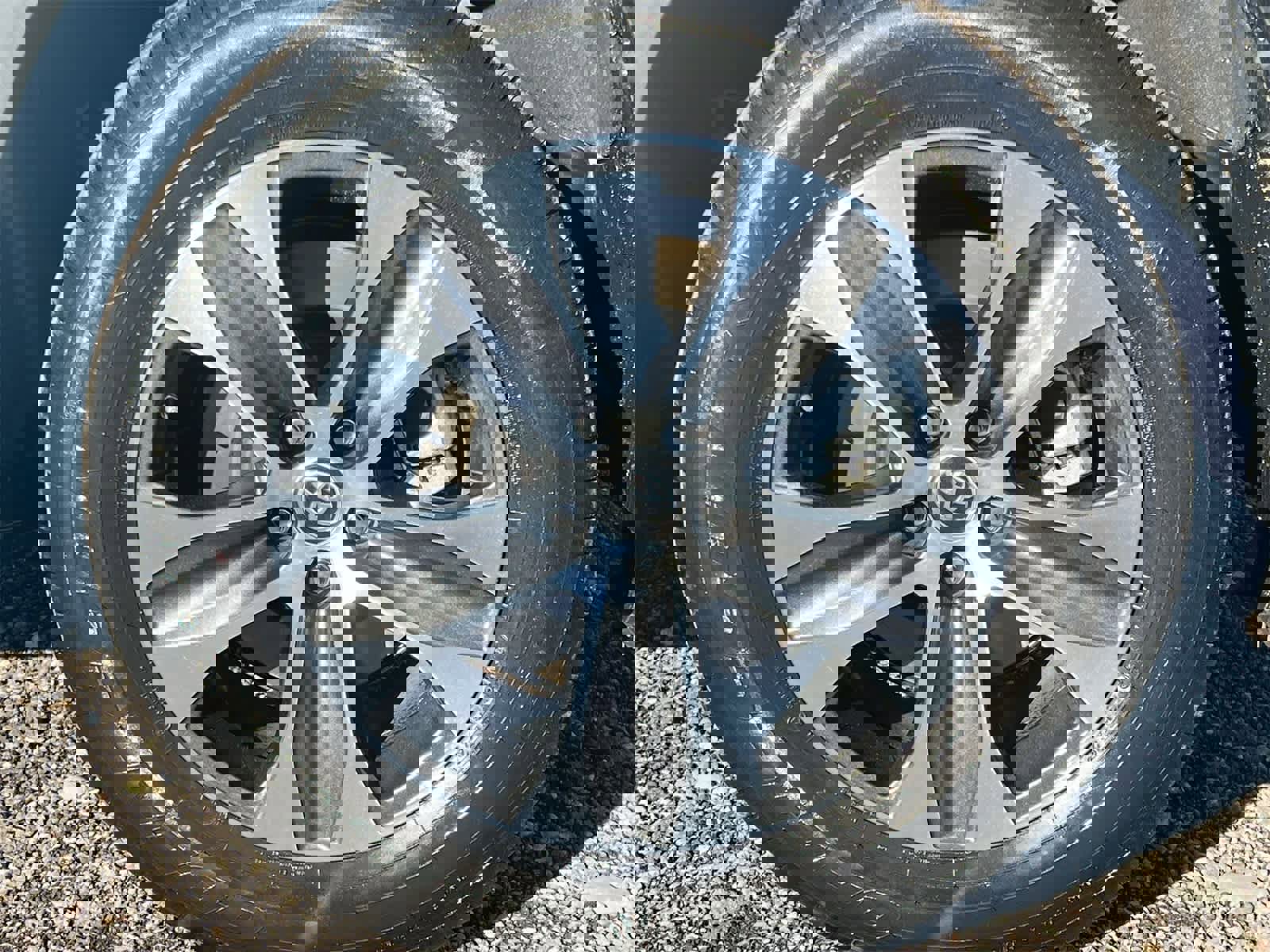 Used 2023 Toyota Highlander XLE image 14