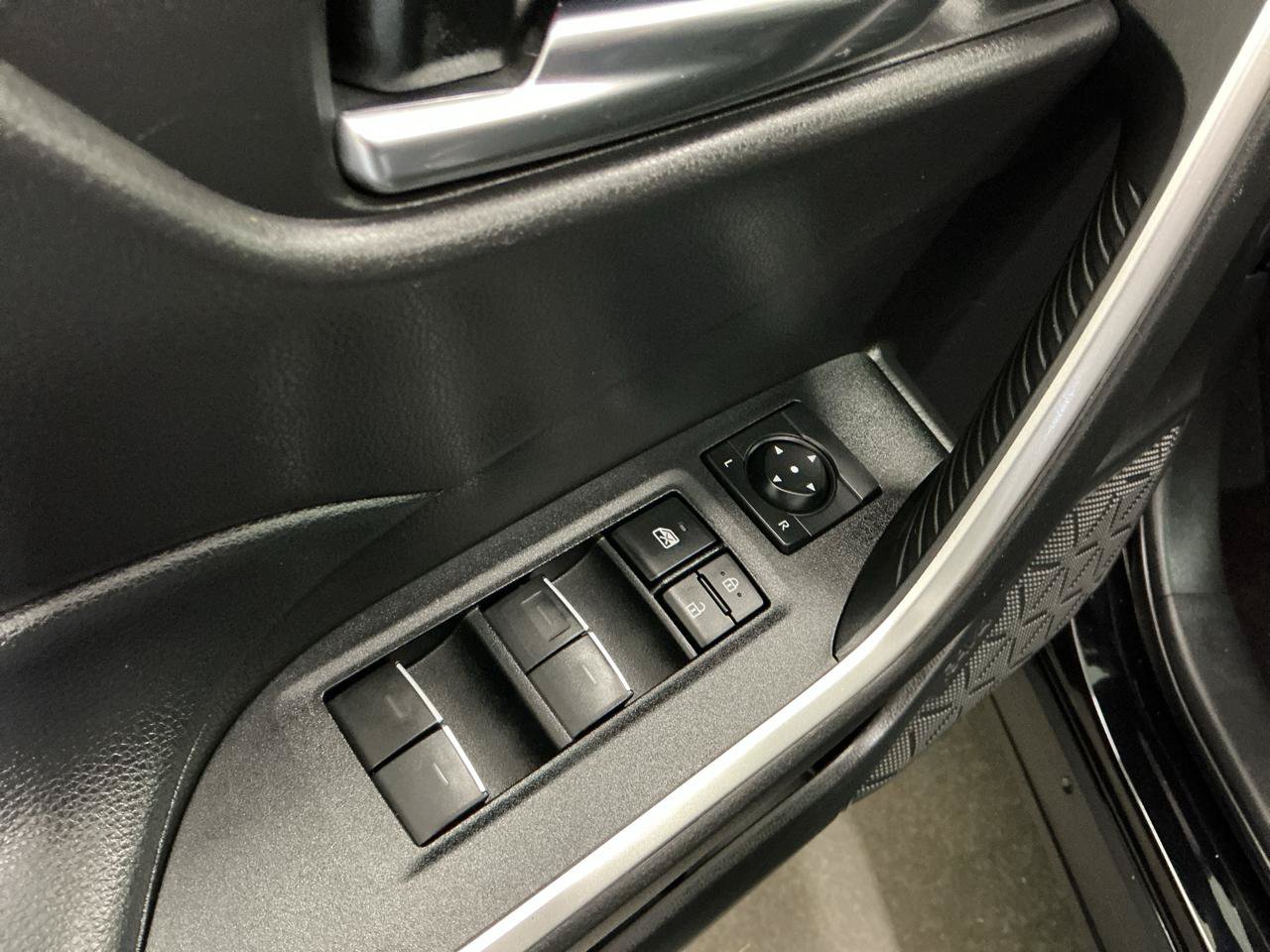 Used 2022 Toyota RAV4 XLE AWD/4WD image 15