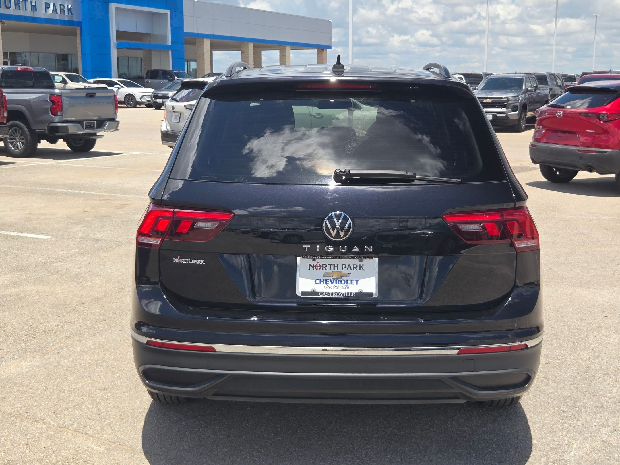 Used 2022 Volkswagen Tiguan S FWD image 3