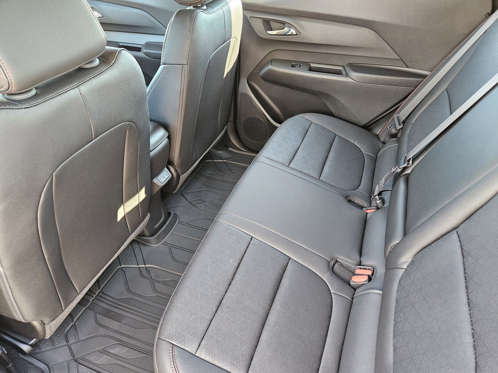 New 2027 Chevrolet Bolt RS w/ LPO, All-Weather Package FWD image 19