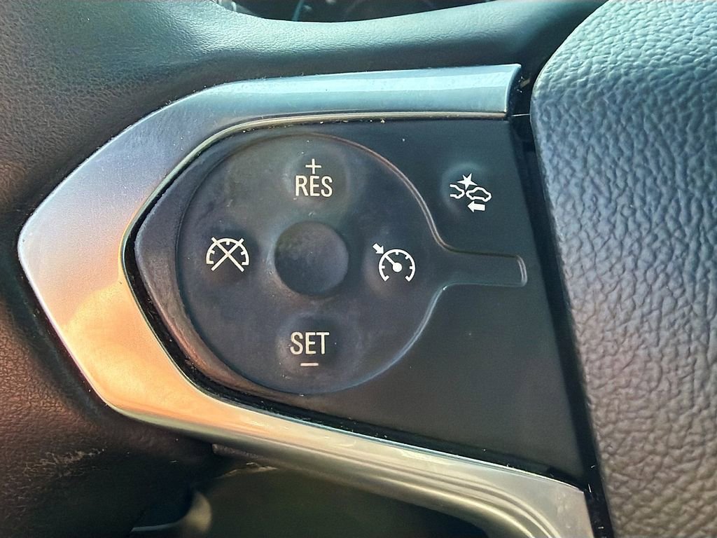 Used 2023 Chevrolet Traverse LT image 39