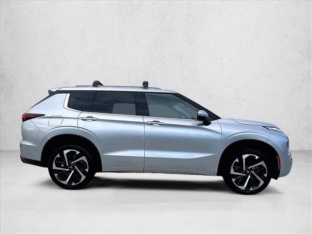 Used 2023 Mitsubishi Outlander SEL FWD image 5