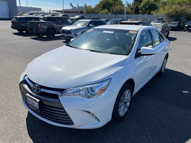 Used 2017 Toyota Camry LE FWD video 1