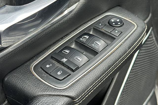 Used 2019 RAM 1500 Laramie AWD/4WD image 11