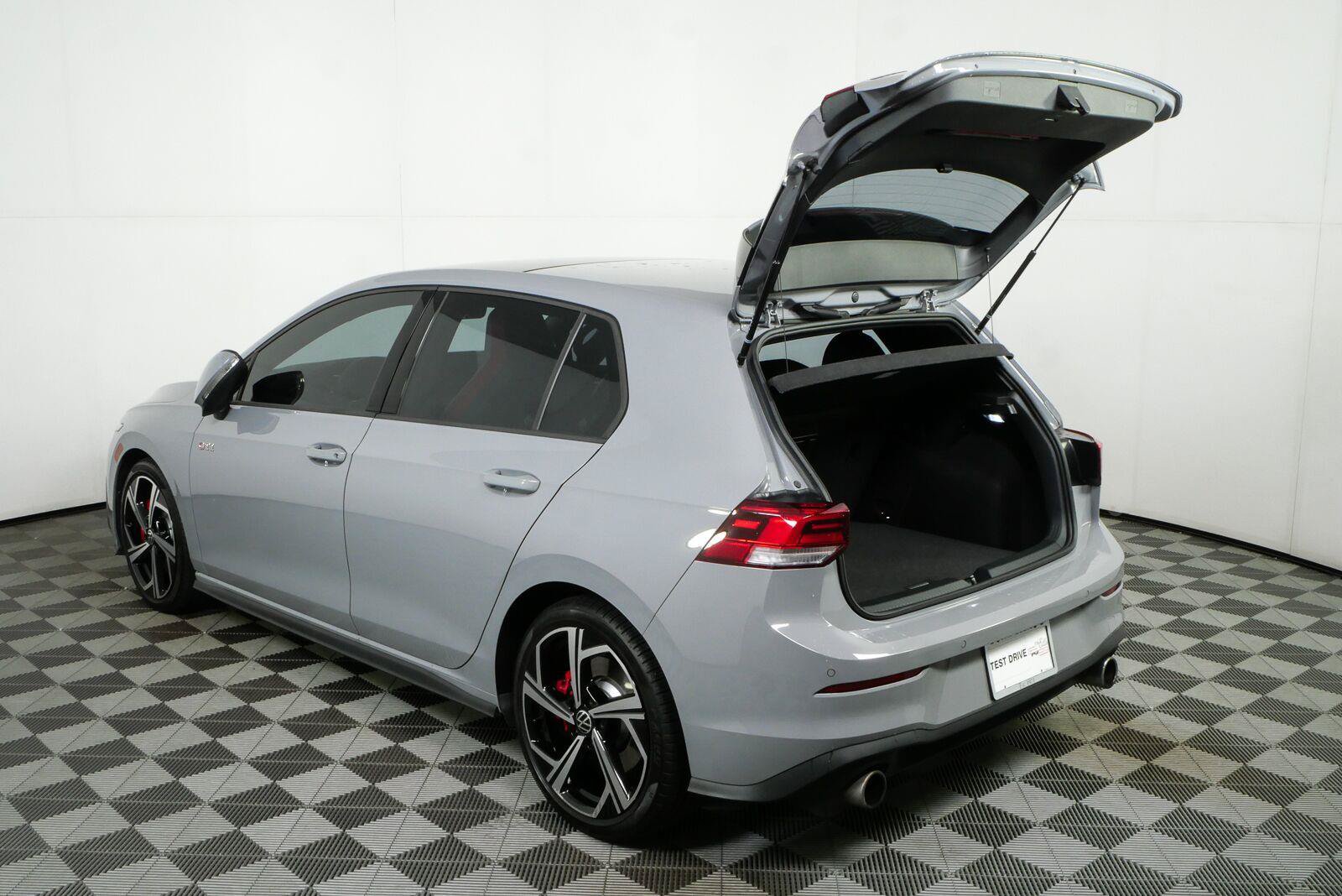 Used 2025 Volkswagen GTI SE FWD image 33