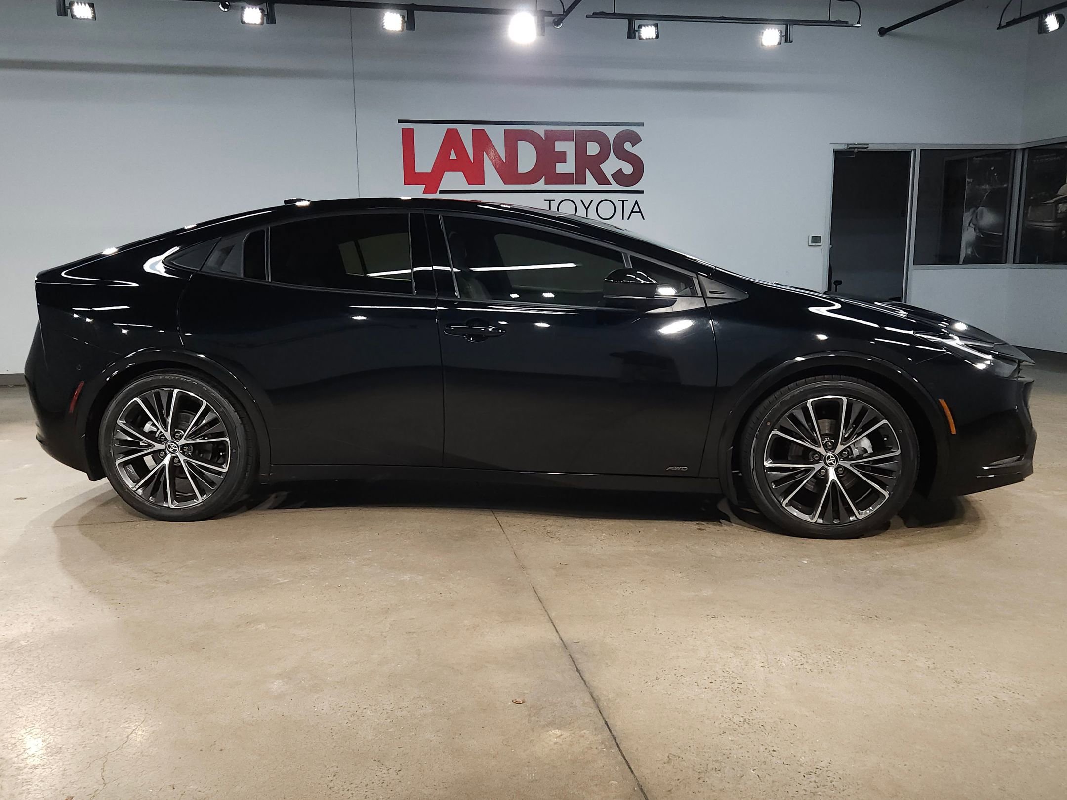 Used 2024 Toyota Prius Limited w/ Limited Premium Package image 8