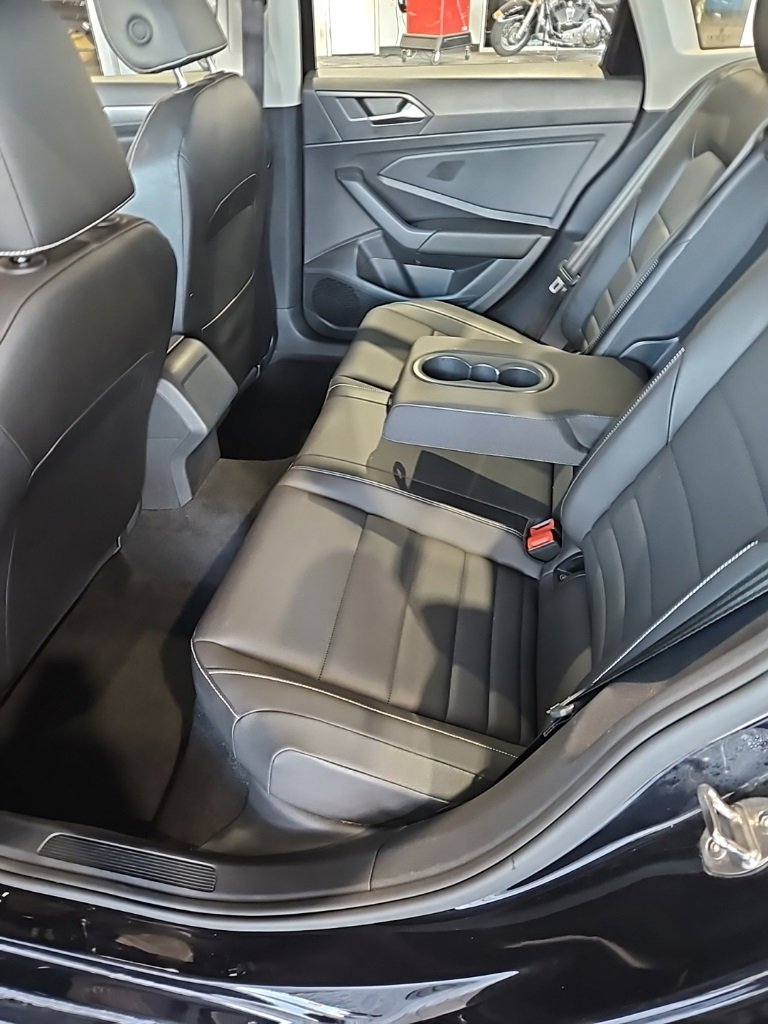 Used 2024 Volkswagen Jetta SE image 20