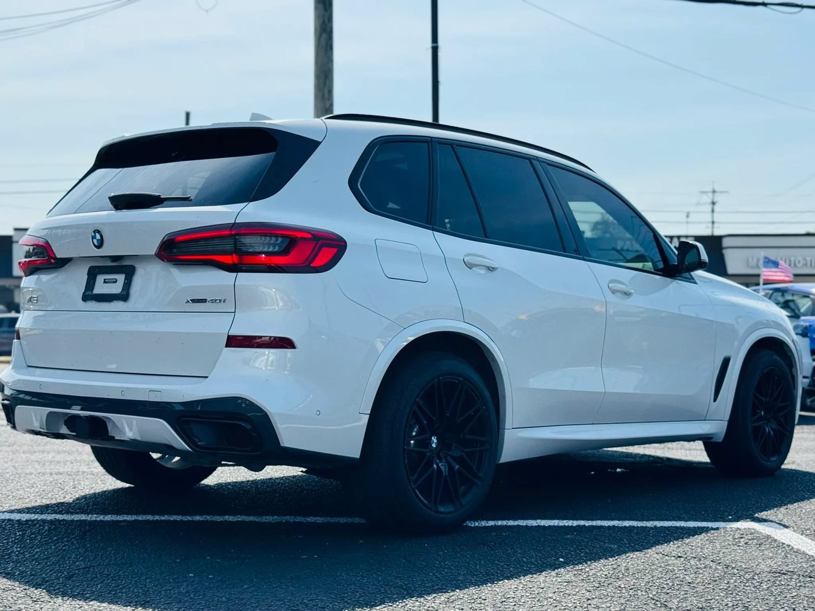 Used 2019 BMW X5 xDrive40i w/ M Sport Package AWD/4WD image 3