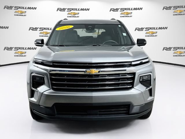 Used 2026 Chevrolet Traverse LT FWD image 2