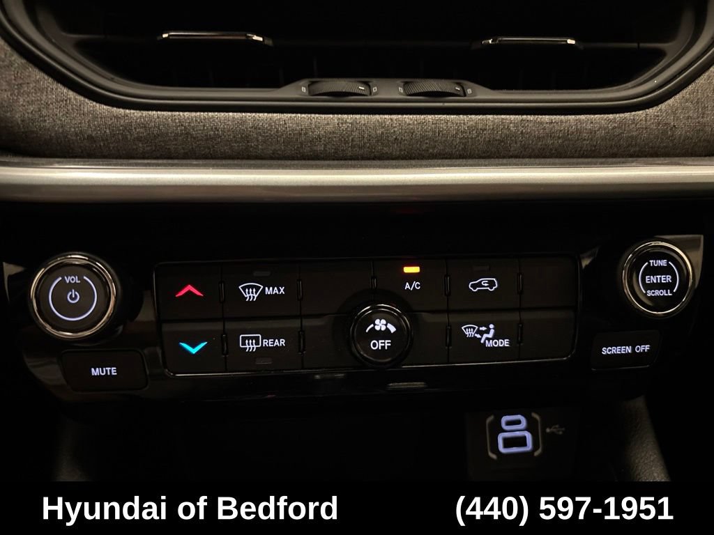 Used 2024 Jeep Compass Latitude AWD/4WD image 21