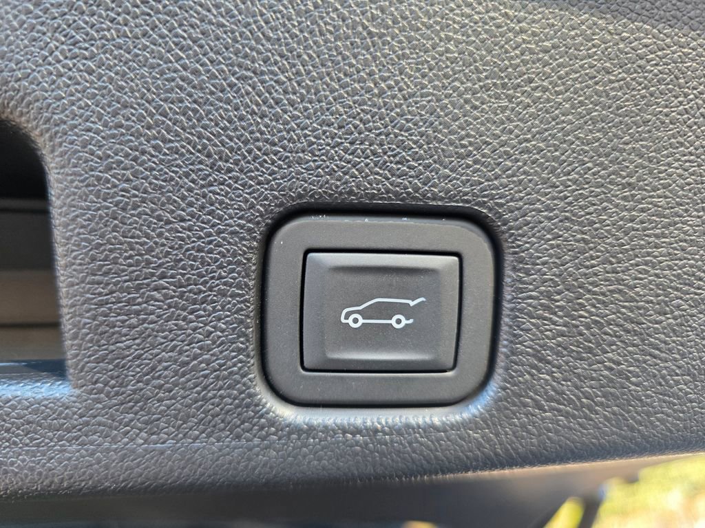 New 2026 Chevrolet Traverse LT w/ LPO, Floor Liner Package FWD image 27