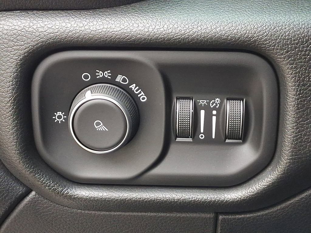 Used 2020 RAM 3500 Tradesman image 23