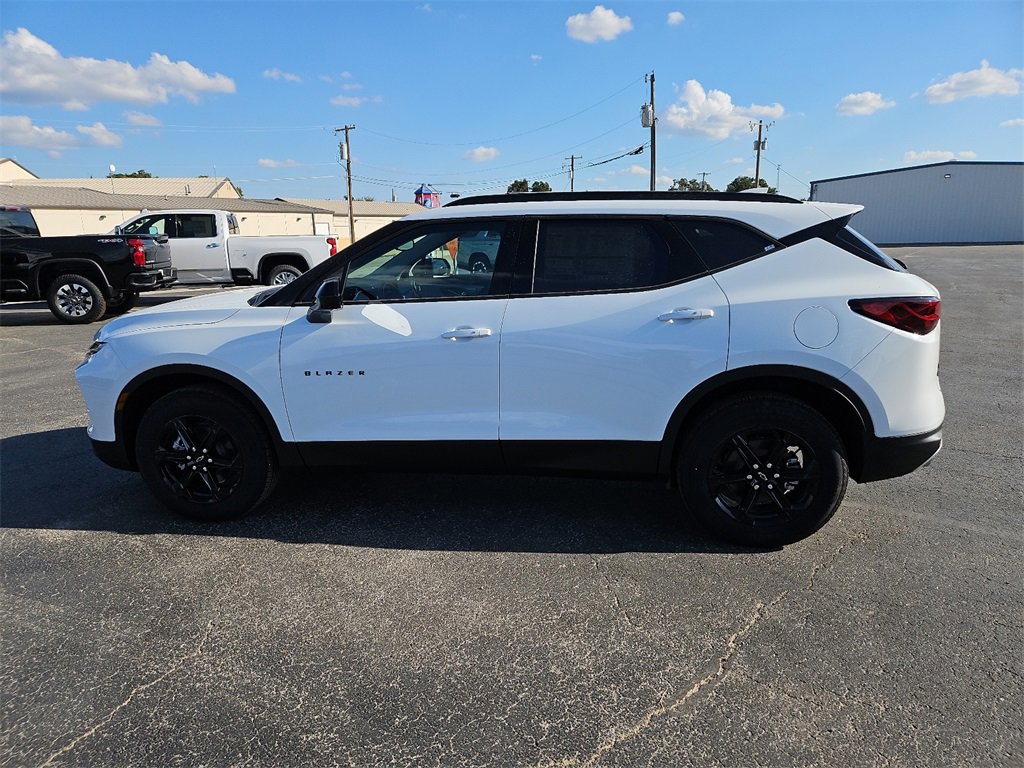 New 2025 Chevrolet Blazer LT w/ Convenience Package image 2