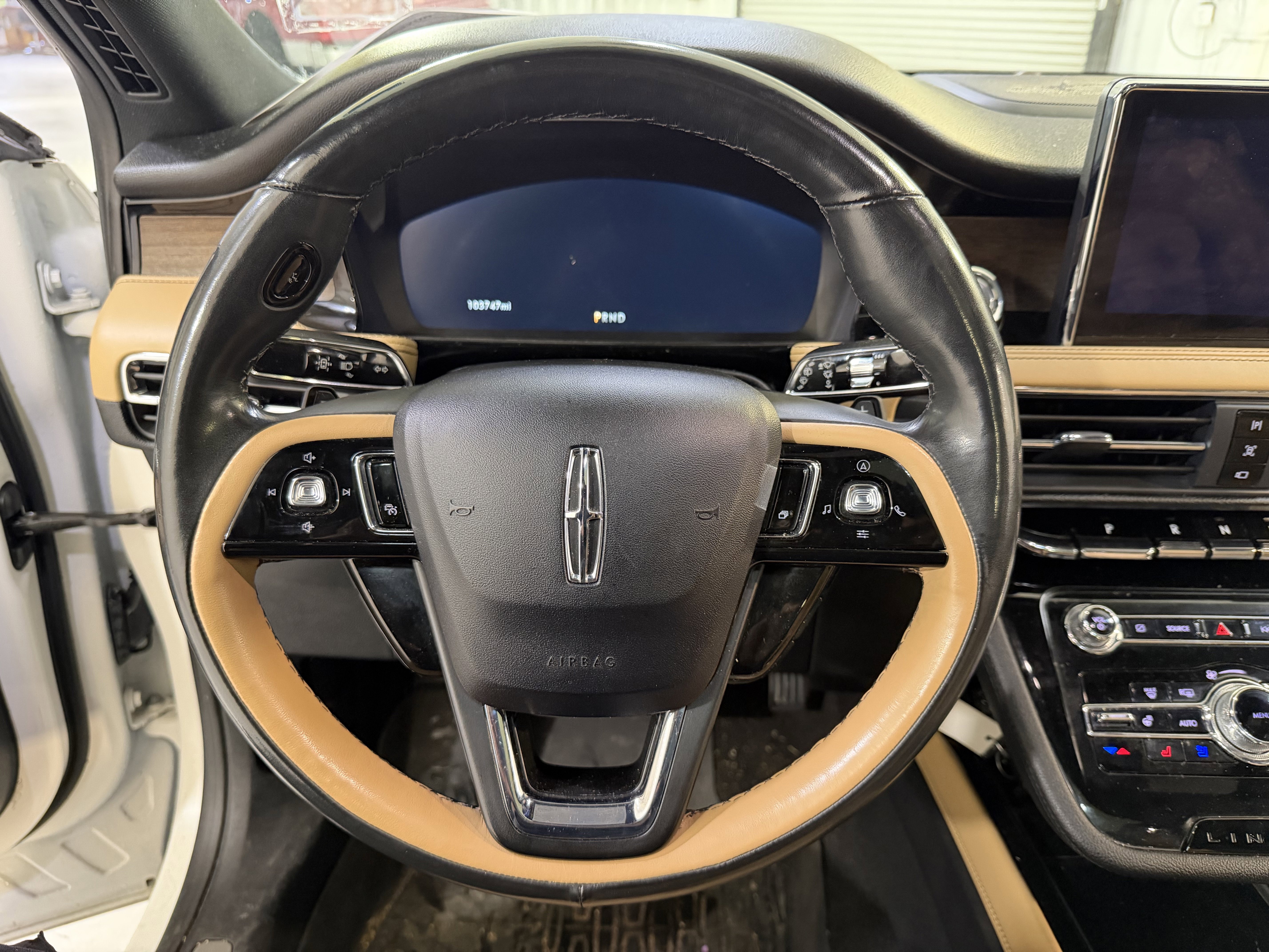 Used 2021 Lincoln Corsair Reserve w/ Equipment Group 201A FWD image 16