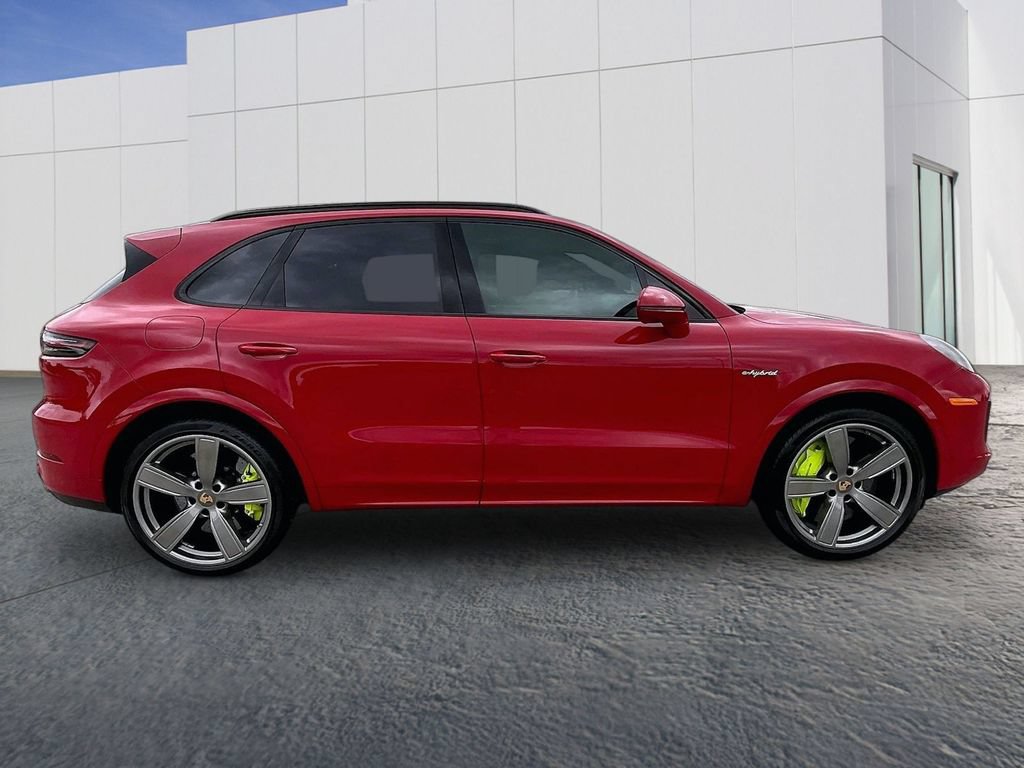 Certified 2022 Porsche Cayenne Turbo S AWD/4WD image 8