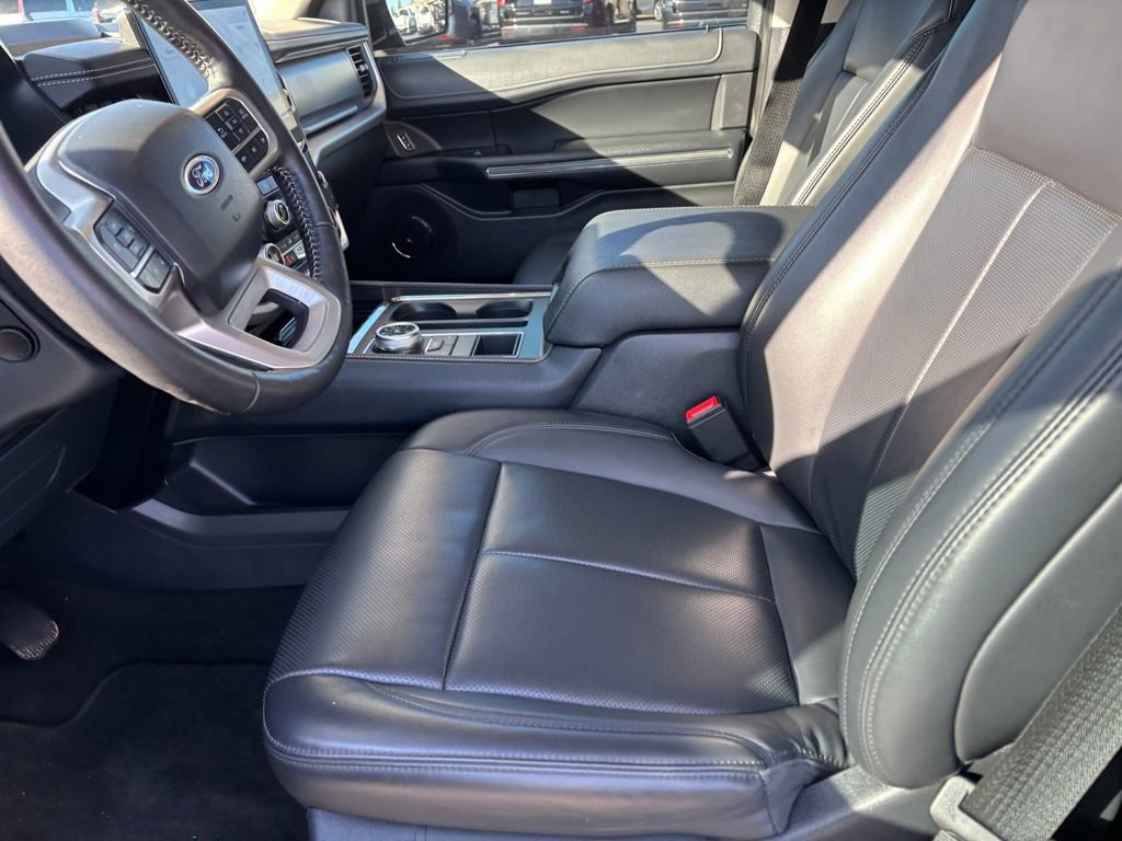 Used 2024 Ford Expedition XLT image 10