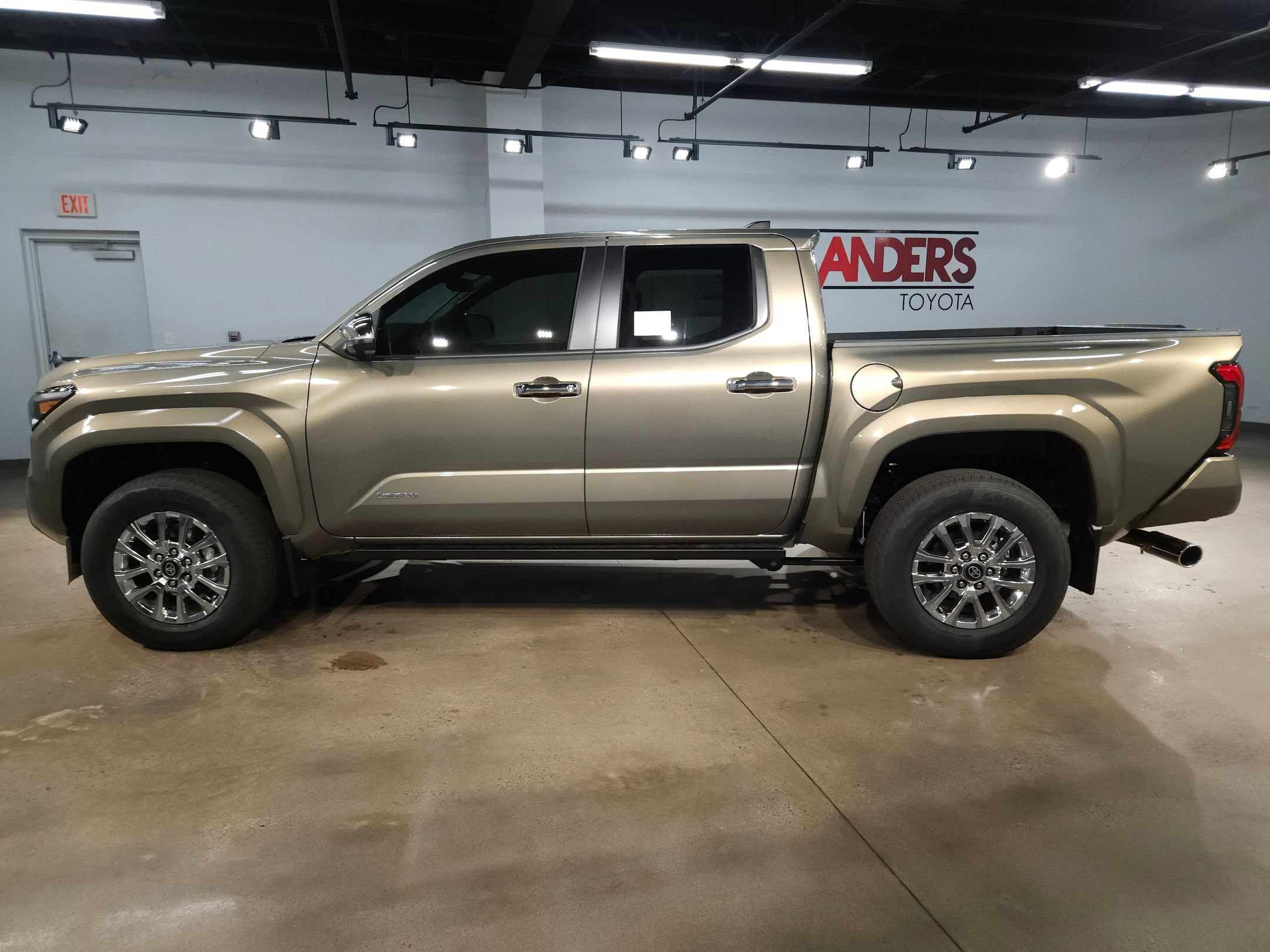 New 2026 Toyota Tacoma Limited AWD/4WD image 4
