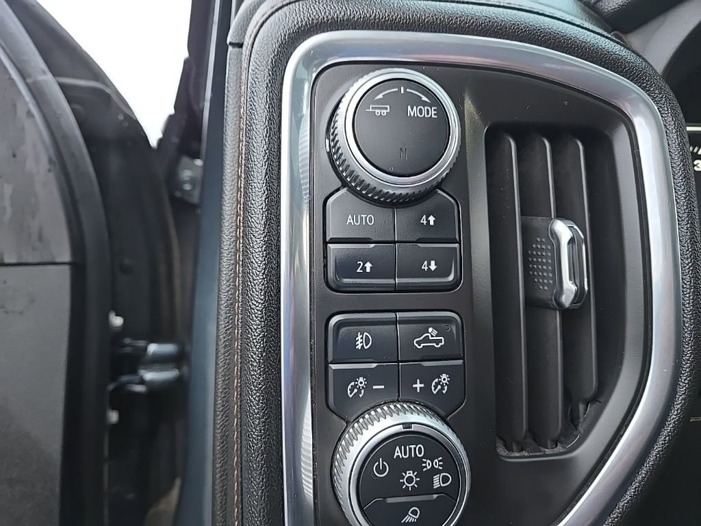Used 2020 GMC Sierra 2500 AT4 w/ AT4 Premium Package image 29