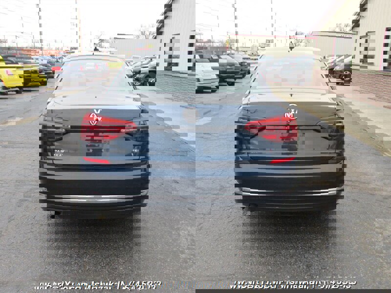 Used 2019 Volkswagen Passat 2.0T Wolfsburg image 4