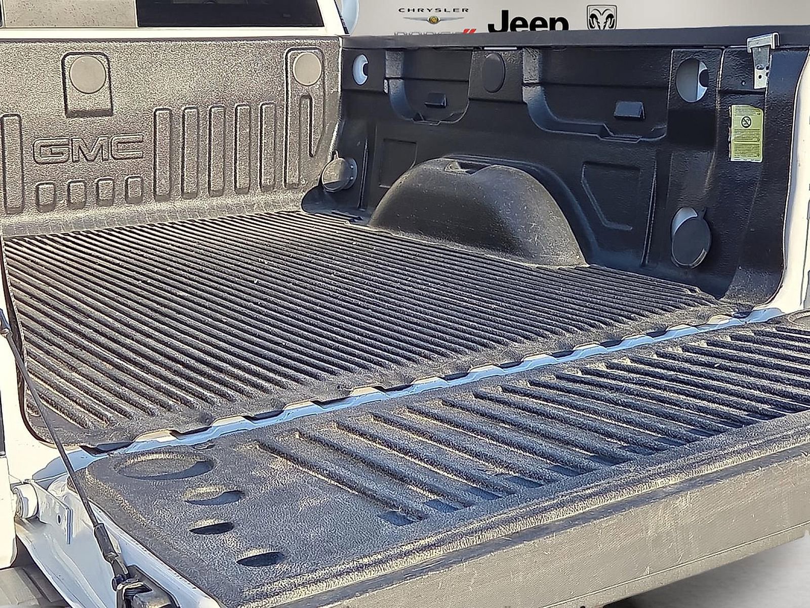 Used 2018 GMC Sierra 1500 SLT w/ SLT Premium Package image 9