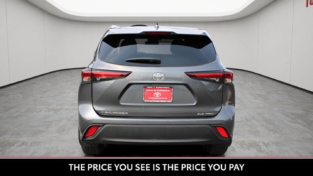 Used 2025 Toyota Highlander XLE AWD/4WD image 5