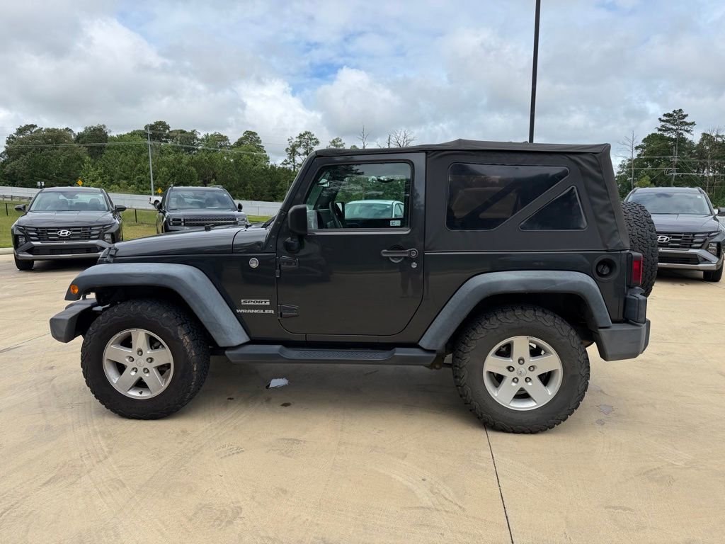 Used 2010 Jeep Wrangler Sport AWD/4WD image 2