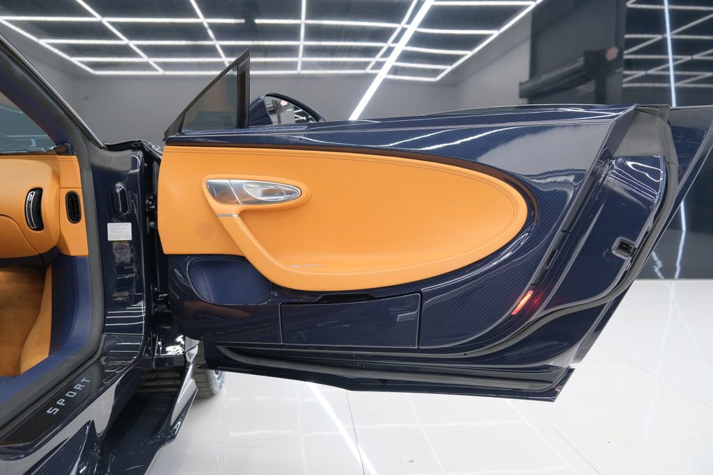 Used 2020 Bugatti Chiron AWD/4WD image 38