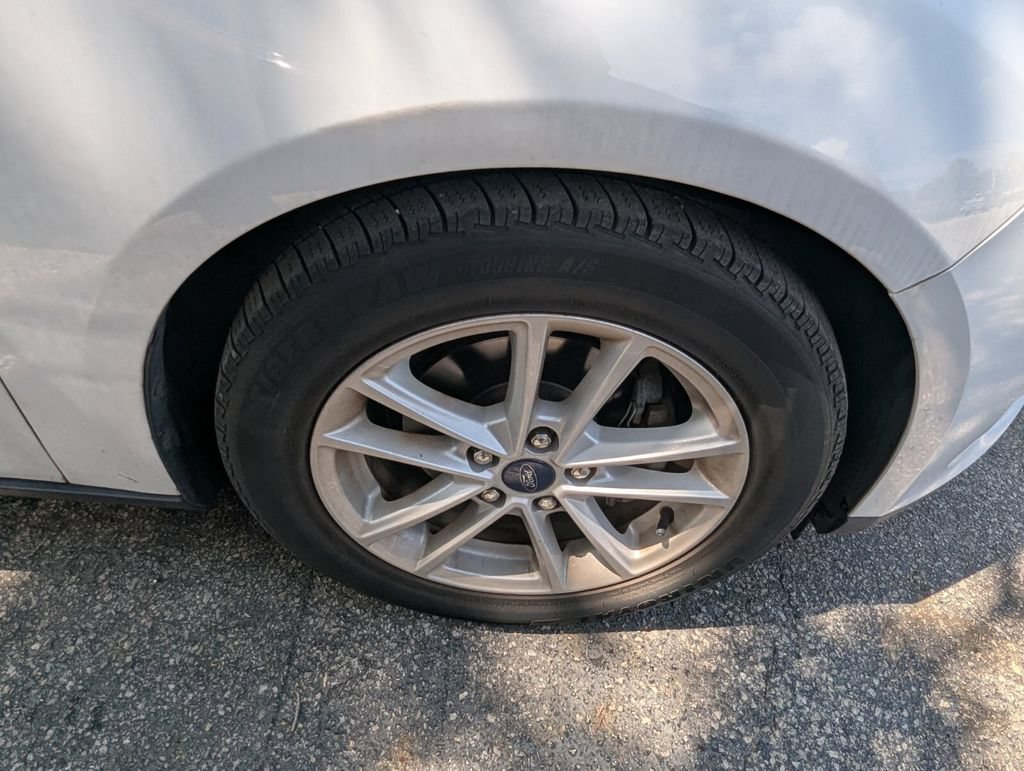 Used 2018 Ford Focus SE FWD image 19