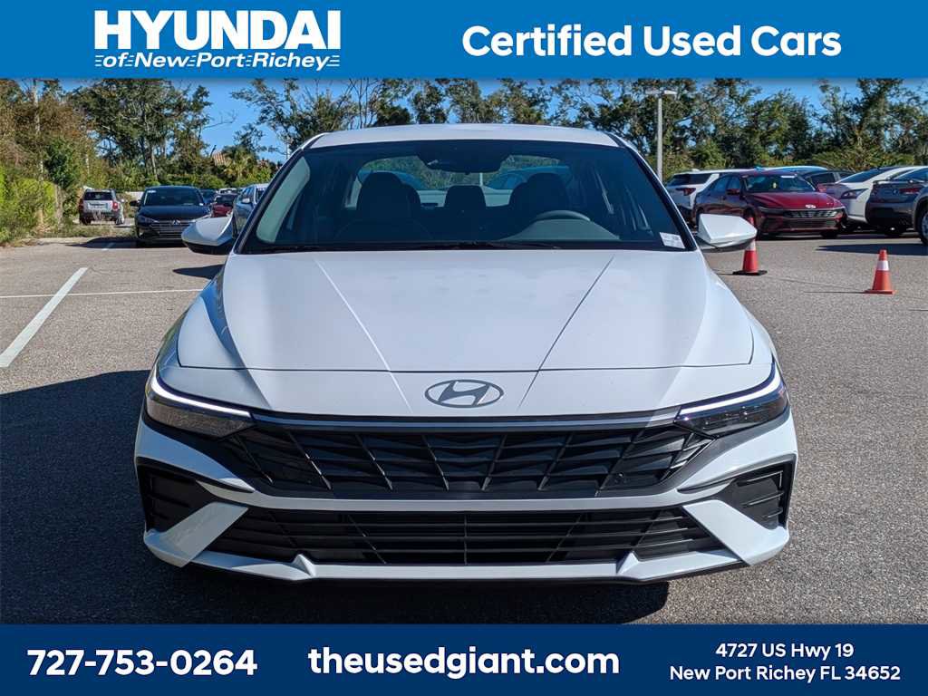 Used 2025 Hyundai Elantra SE image 8