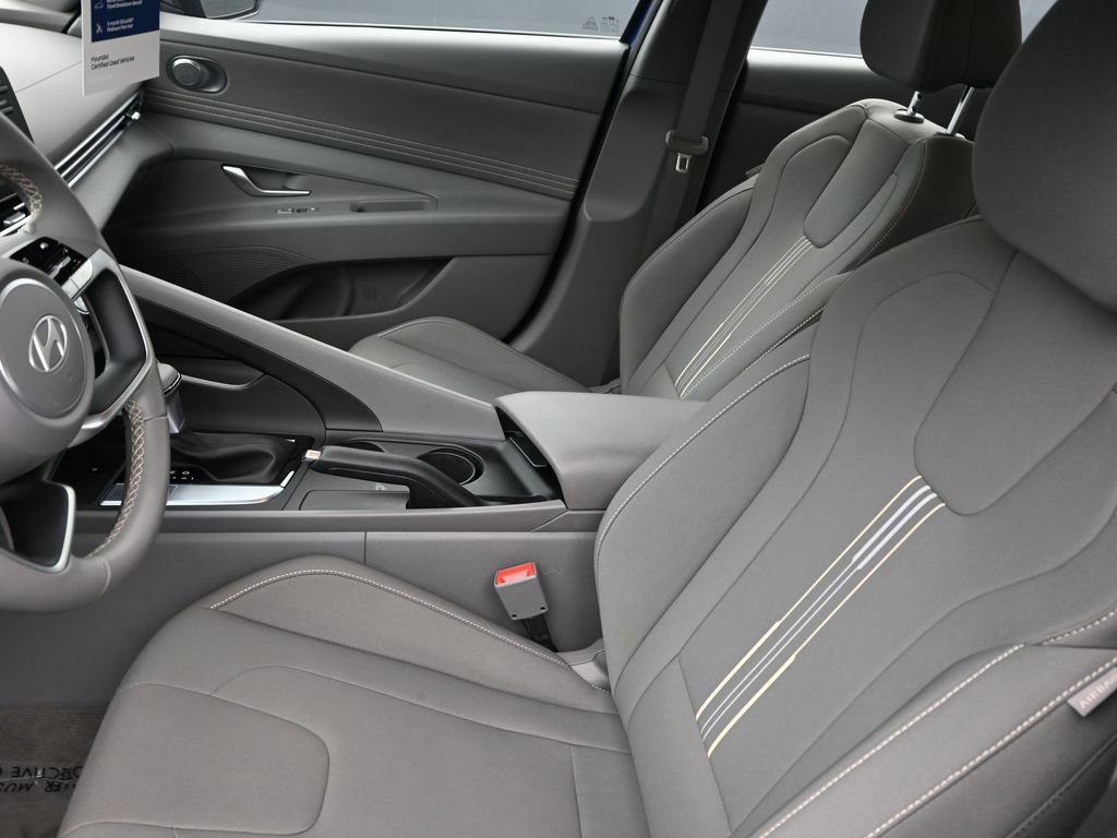 Certified 2025 Hyundai Elantra Sport image 21