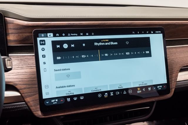 Used 2023 Rivian R1S Launch Edition AWD/4WD image 19