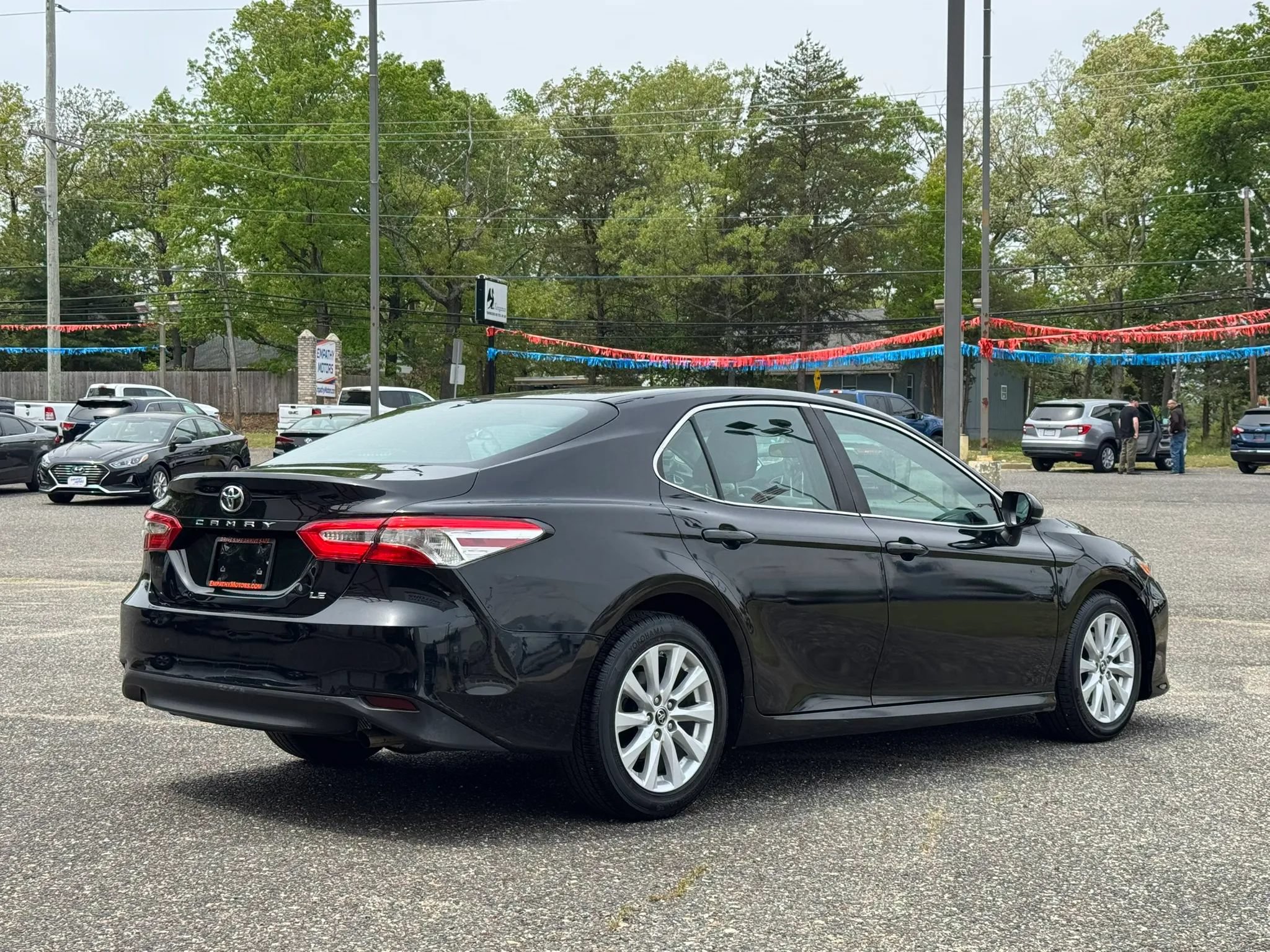 Used 2018 Toyota Camry LE FWD image 5