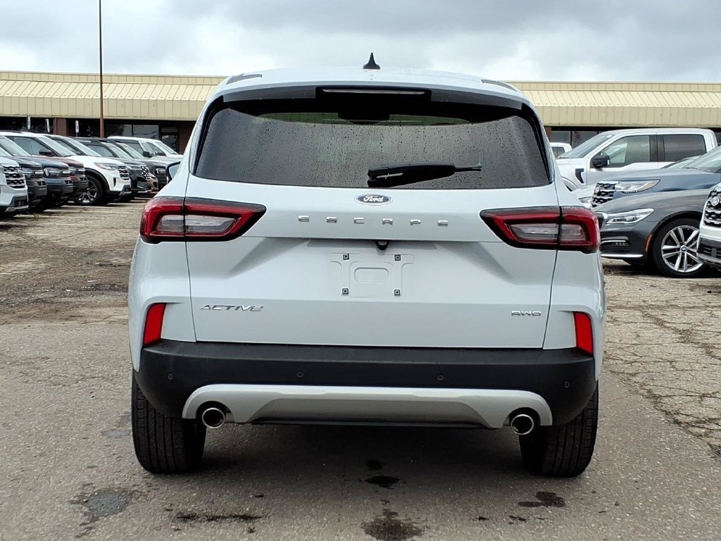 Used 2025 Ford Escape Active w/ Tech Pack #1 AWD/4WD image 4